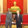 [Photo] Tổng Bí thư Nguyễn Phú Trọng tiếp Tổng thống Cộng hòa Uganda