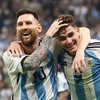 Messi và Alvarez ghi bàn cho Argentina. (Nguồn: Reuters)