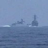 Khoảnh khắc tàu chiến Trung Quốc suýt va chạm với tàu khu trục Mỹ