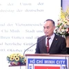 Ông Nguyễn Anh Tuấn, Chủ tịch Hội hữu nghị Việt Nam-Đức Thành phố Hồ Chí Minh, phát biểu tại buổi họp mặt. (Ảnh: Xuân Khu/TTXVN)