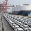 Ôtô mới của Toyota chờ xuất khẩu tại cảng Yokohama, Nhật Bản. (Ảnh: Kyodo/TTXVN)