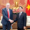 Phó Chủ tịch Quốc hội Nguyễn Đức Hải tiếp Chủ tịch Ủy ban Thương mại quốc tế Nghị viện châu Âu Bernd Lange. (Ảnh: TTXVN)