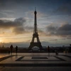 Tháp Eiffel tại Paris, Pháp đóng cửa ngày 19/2/2024. (Ảnh: AFP/TTXVN)
