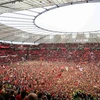 'Biển người' ăn mừng Bayer Leverkusen lần đầu vô địch Bundesliga
