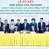 Thủ tướng Phạm Minh Chính chứng kiến ký kết giữa Tổng Công ty Cảng hàng không Việt Nam (ACV) với Ngân hàng Vietcombank, Ngân hàng BIDV, Ngân hàng Vietinbank. (Ảnh: Dương Giang-TTXVN)