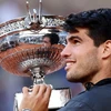 Alcaraz lần đầu giành chức vô địch Roland Garros. (Nguồn: Reuters)