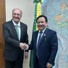 Đại sứ Việt Nam Bùi Văn Nghị và Phó Tổng thống Brazil Geraldo Alckmin tại buổi làm việc ngày 19/6. (Ảnh: TTXVN phát)