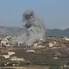 Khói bốc lên sau một cuộc không kích của Israel tại Aitaroun, Liban, ngày 8/6/2024. (Ảnh: THX/TTXVN)