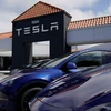 Một cửa hàng của Tesla tại San Mateo, California, Mỹ, ngày 15/4/2024. (Ảnh: THX/TTXVN)