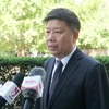 Giáo sư Hứa Lợi Bình chia sẻ cảm xúc của mình với phóng viên thường trú các cơ quan báo chí Việt Nam tại Bắc Kinh. (Ảnh: Công Tuyên/TTXVN)