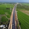 Cao tốc Mỹ Thuận-Cần Thơ thuộc hệ thống đường cao tốc Bắc-Nam phía Đông, qua địa bàn tỉnh Vĩnh Long và Đồng Tháp. (Ảnh: Huy Hùng/TTXVN)