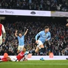 Stone giúp Man City hòa kịch tính trước Arsenal. (Nguồn: Getty Images)