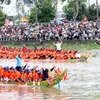 Đua ghe ngo trên sông Maspero, thành phố Sóc Trăng. (Ảnh: Trung Hiếu/TTXVN)