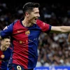 Lewandowski lập cú đúp giúp Barcelona gieo sầu cho Real. (Nguồn: Getty Images)