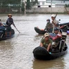Video nhiều tuyến đường ở Bình Định bị chia cắt sau lũ