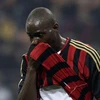 Video Balotelli sút hỏng phạt đền khiến Milan ôm hận
