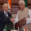 Tổng thư ký Liên đoàn Arập, ông Nabil Elaraby (trái) và Ngoại trưởng Ấn Độ Salman Khurshid. (Nguồn: irna.ir)