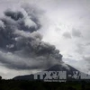 Núi lửa Sinabung phun trào, hàng vạn người phải sơ tán