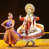 Các nghệ sỹ múa Ấn Độ trong đêm biểu diễn. (Ảnh: Minh Đức/TTXVN)