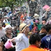 Bangkok vẫn tổ chức Lễ hội té nước bất chấp biểu tình