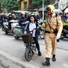 Hà Nội: Người dân vẫn lúng túng khi đăng ký xe máy điện
