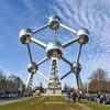 Quả cầu Atomium ở Brussels lung linh dịp World Cup 2014