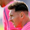Messi khiến người hâm mộ thất vọng với kiểu đầu mới của mình