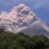 Núi lửa tại Guatemala phun trào, bão lớn tiến vào Hawaii