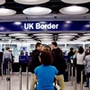 Số người ngoài Liên minh châu Âu nhập cư vào Anh đạt kỷ lục 