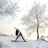 Cô gái chơi trội khi tập Yoga ngoài trời giá lạnh âm 30 độ C