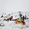 [Video] Khoảnh khắc lở tuyết kinh hoàng ở trên đỉnh Everest