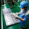 Nhà máy lắp ráp của Bkav tại Hà Nội có khoảng 100 công nhân làm việc mỗi ngày.
