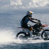 Robbie Maddison thực hiện màn trình diễn vô cùng táo bạo. (Nguồn: YouTube)