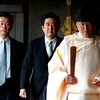 Thủ tướng Nhật Bản Shinzo Abe trong chuyến thăm đền Yasukuni hồi tháng 12/2013. (Ảnh: Reuters)