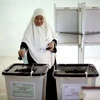 Cử tri Ai Cập bỏ phiếu tại một địa điểm bầu cử ở Marsa Matruh ngày 18/10. (Nguồn: THX/TTXVN)