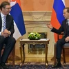 Thủ tướng Nga Dmitry Medvedev (phải) và Thủ tướng Serbia Alexander Vuchic. (Nguồn: TASS ) 