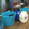 Người dân Messina, miền Nam Italy, trữ nước bằng tất cả những gì có thể nhằm đối phó với tình trạng mất nước gần một tuần nay. (Nguồn: La Stampa)