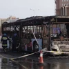 Hiện trường vụ xe buýt bốc cháy tại khu tự trị Ninh Hạ Hồi. (Nguồn: AP)