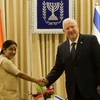 Ngoại trưởng Ấn Độ Sushma Swaraj tại cuộc gặp với Tổng thống Israel Reuven Rivlin. (Nguồn: AFP/TTXVN)