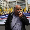 Biểu tình phản đối những cải cách về thuế và lương hưu tại Athens. (Nguồn: EPA/TTXVN)
