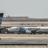 Máy bay của Egypair tại sân bay quốc tế Cairo, Ai Cập ngày 19/5. (Nguồn: AFP/TTXVN)