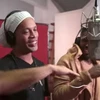 Ronaldinho trong video âm nhạc. (Nguồn: YouTube)