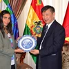 Ông Nguyễn Tuấn Phong và Chủ tịch Hạ viện Gabriela Montaño. (Nguồn: Vietnam+)