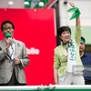 Ông Masaru Wakasa (trái) trong một bài phát biểu vận động tranh cử. (Nguồn: Getty)