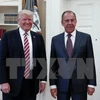 Tổng thống Mỹ Donald Trump (trái) tiếp Ngoại trưởng Nga Sergei Lavrov (phải) tại Washington, DC ngày 10/5 vừa qua. (Ảnh: EPA/TTXVN)