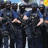Lực lượng cảnh sát chống khủng bố được bố trí gần Cầu London. (Nguồn: Getty)