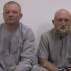 Hai người đàn ông bị tổ chức IS bắt giữ. (Nguồn: newsweek.com)