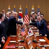 Tổng thống Hàn Quốc Moon Jae-In trong cuộc hội đàm với Tổng thống Mỹ Donald Trump. (Nguồn: AFP/TTXVN)