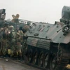 Xe bóc thép của quân đội xuất hiện tại trung tâm thủ đô Harare. (Nguồn: Reuters)