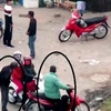 [Video] Bắt các đối tượng cưỡng đoạt tài sản người đi đường ở Hà Nội